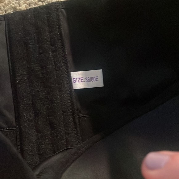 New without tags DEEP CUP BRA HIDE BACK FAT WITH SHAPEWEAR INCORPORATED - Picture 2 of 4